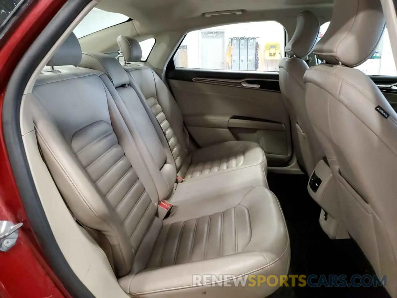 10 Photograph of a damaged car 3FA6P0CD2KR133517 FORD FUSION 2019