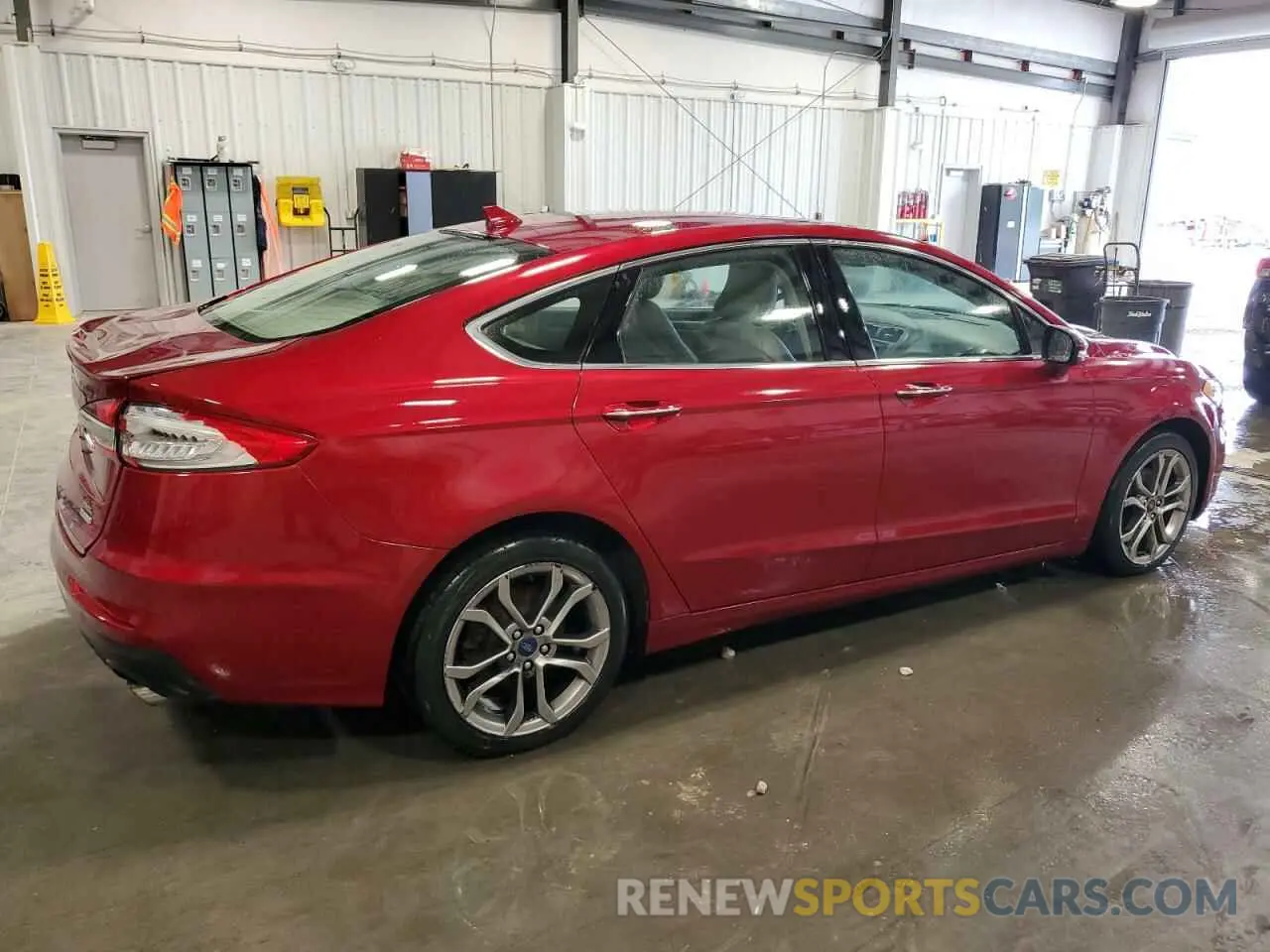 3 Photograph of a damaged car 3FA6P0CD2KR133517 FORD FUSION 2019