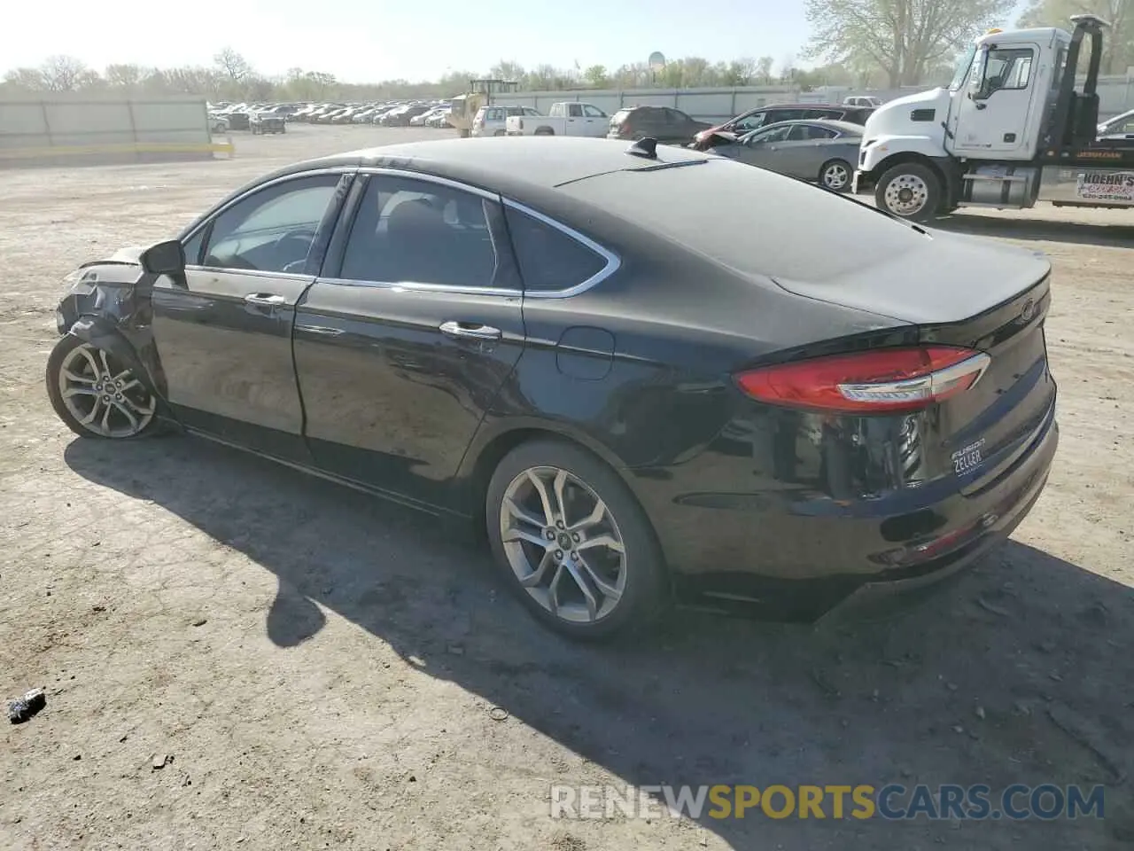 2 Photograph of a damaged car 3FA6P0CD2KR133775 FORD FUSION 2019