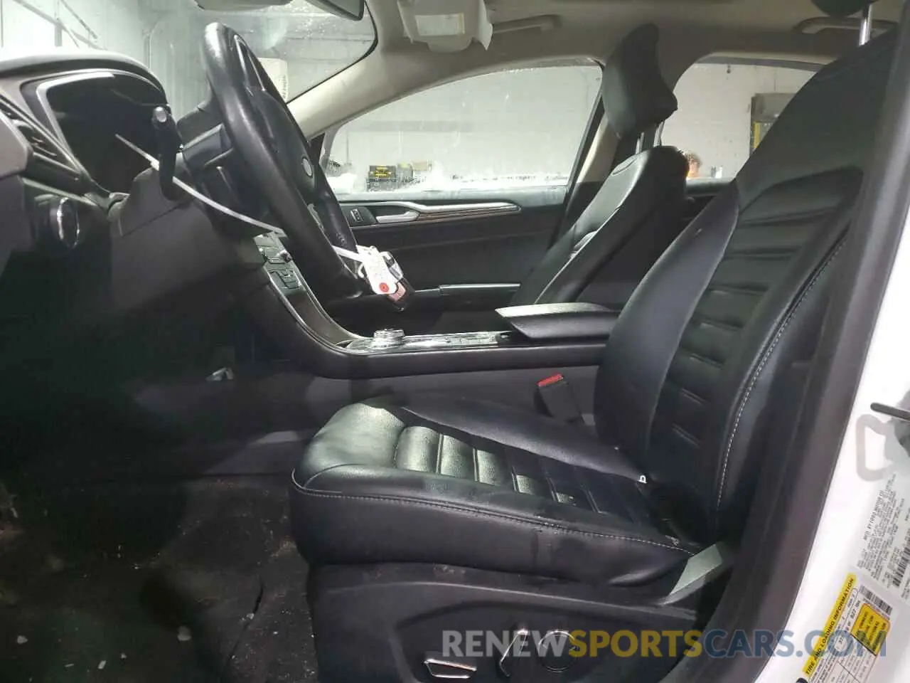 7 Photograph of a damaged car 3FA6P0CD2KR140256 FORD FUSION 2019