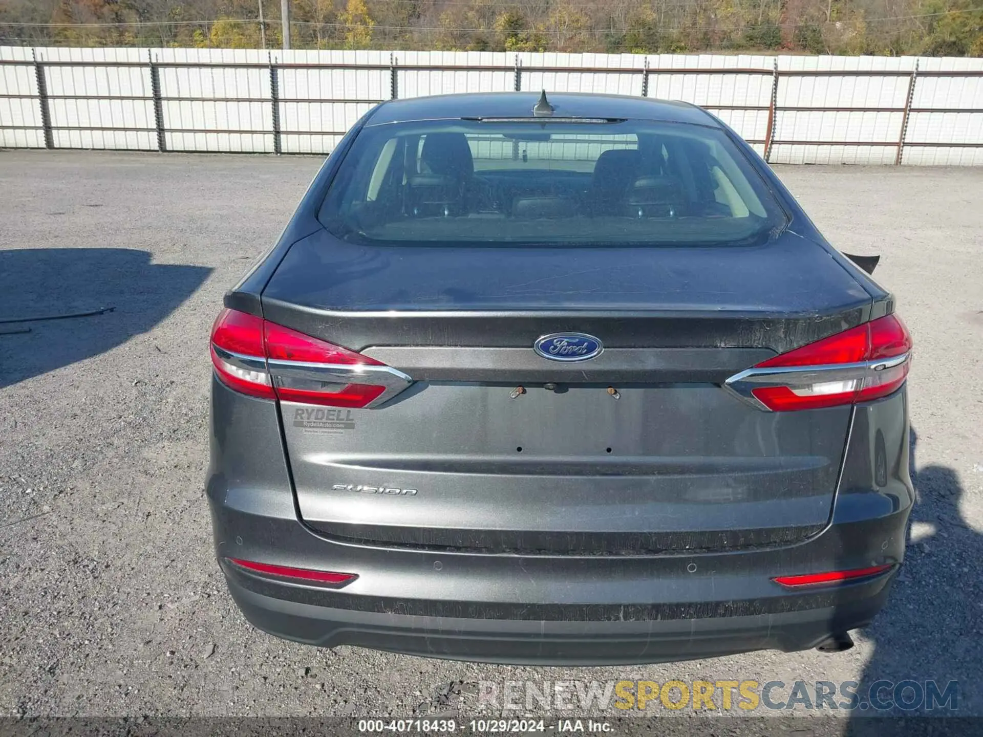 17 Photograph of a damaged car 3FA6P0CD2KR145389 FORD FUSION 2019