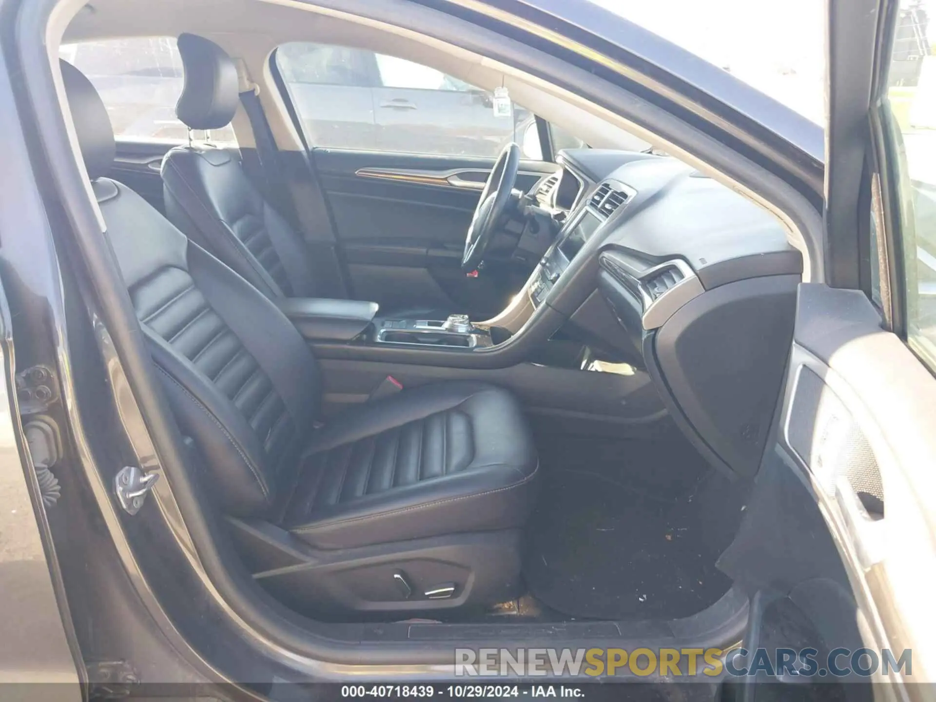 5 Photograph of a damaged car 3FA6P0CD2KR145389 FORD FUSION 2019