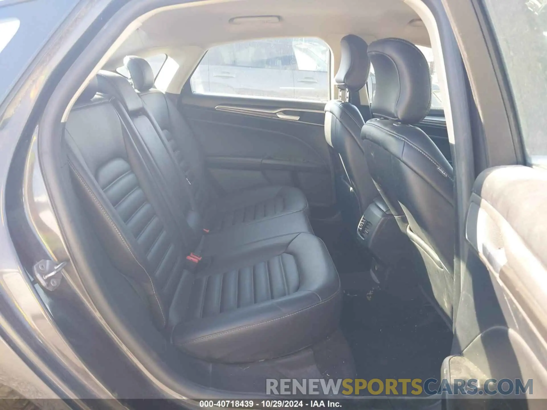 8 Photograph of a damaged car 3FA6P0CD2KR145389 FORD FUSION 2019