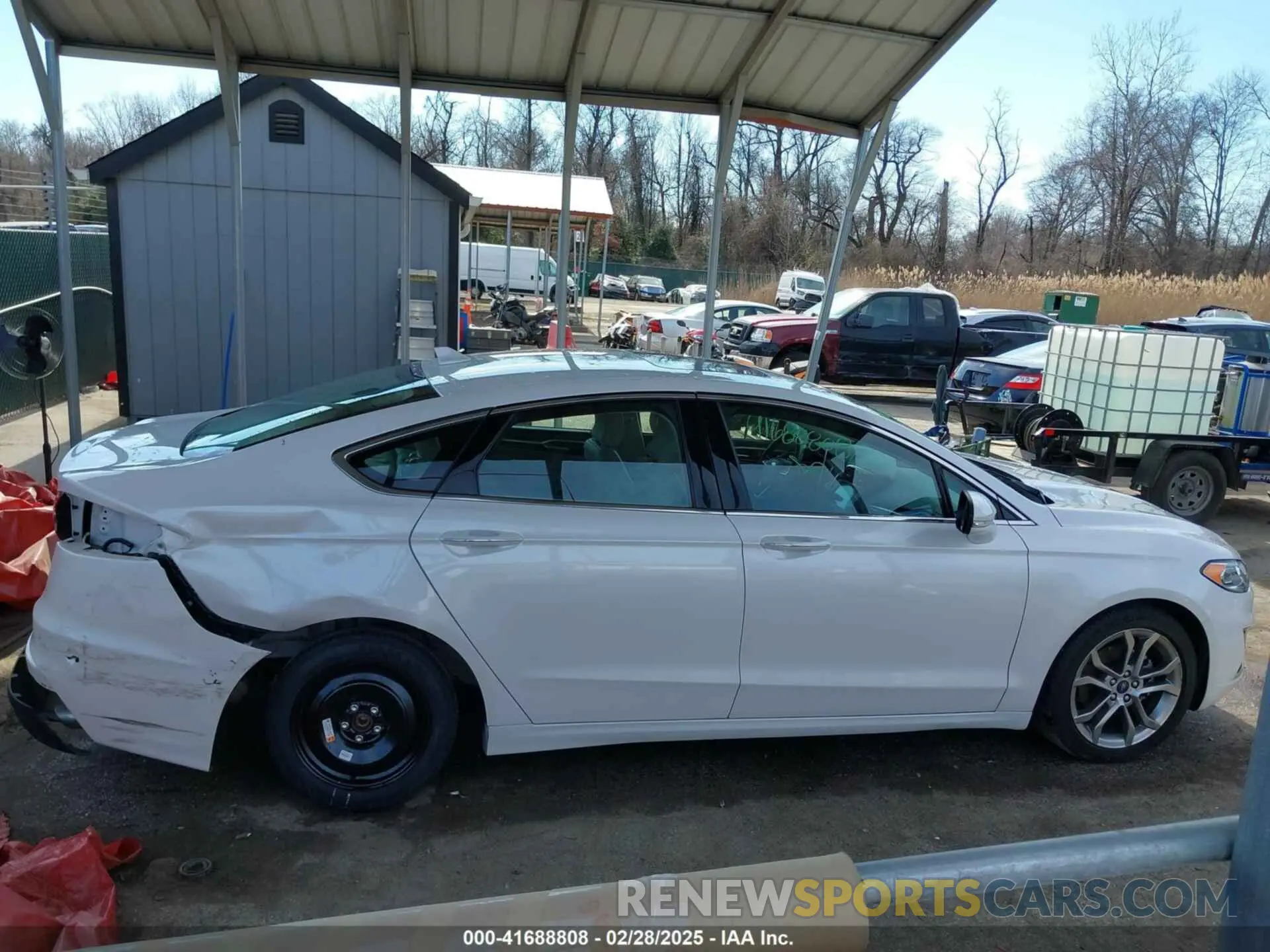 14 Photograph of a damaged car 3FA6P0CD2KR194818 FORD FUSION 2019