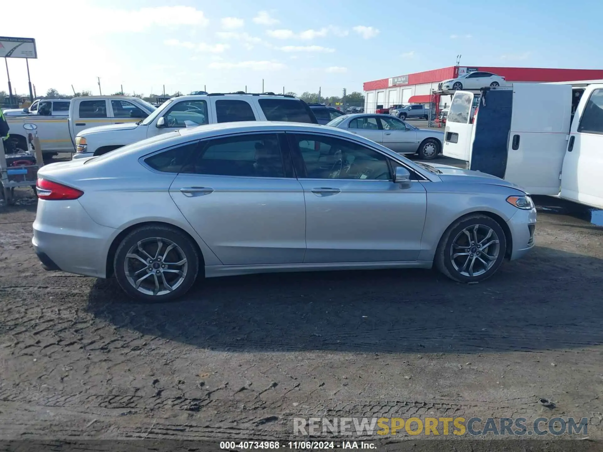 13 Photograph of a damaged car 3FA6P0CD2KR236596 FORD FUSION 2019
