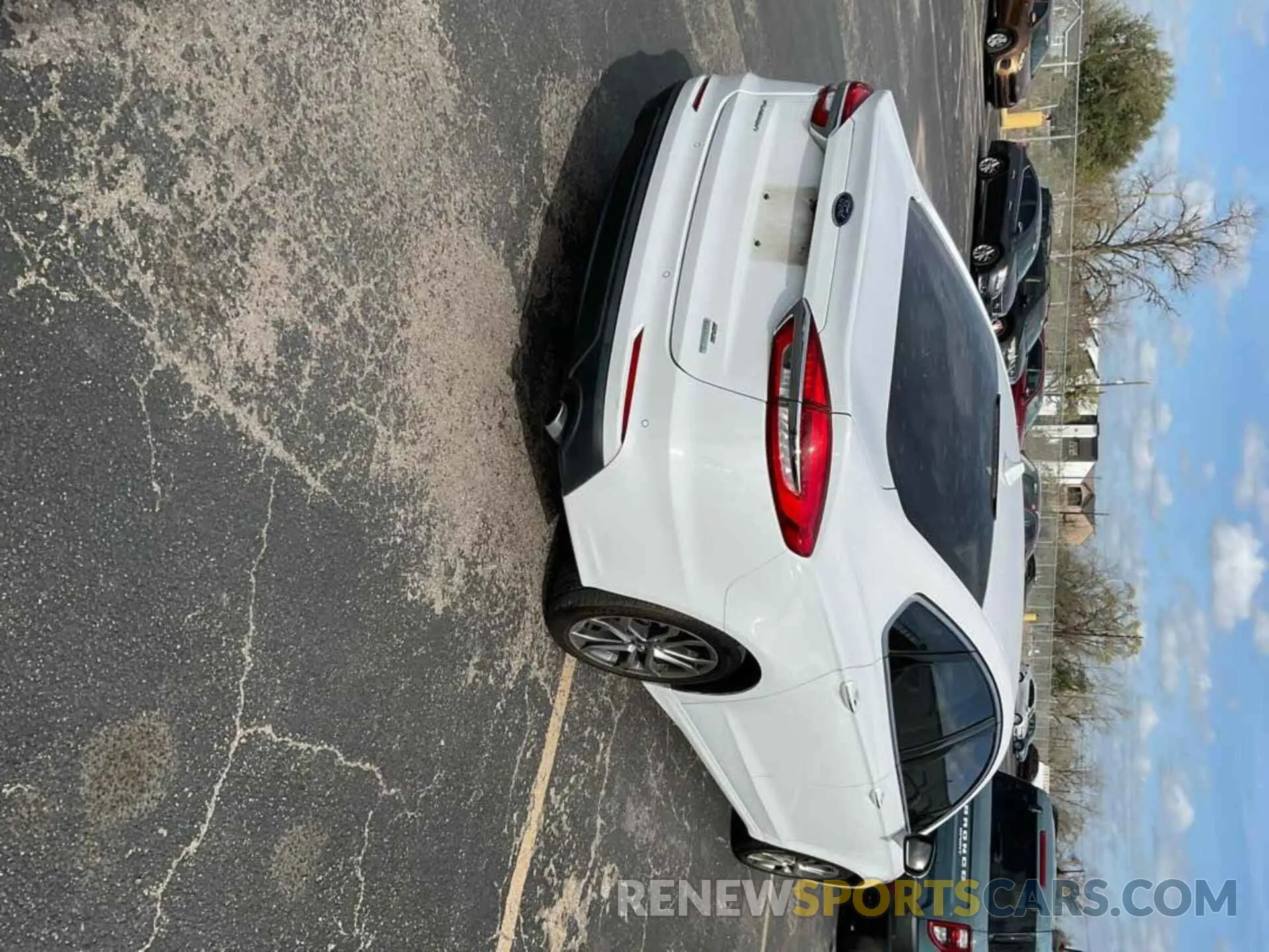 17 Photograph of a damaged car 3FA6P0CD2KR239790 FORD FUSION 2019