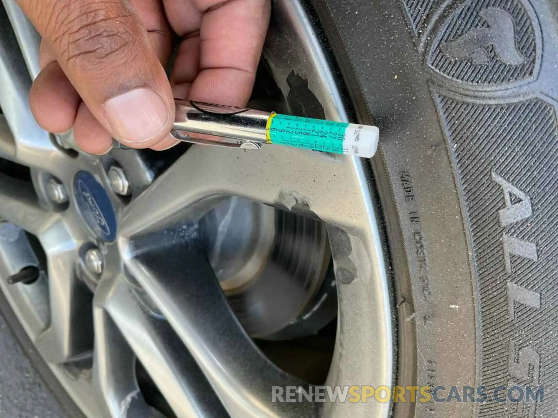 9 Photograph of a damaged car 3FA6P0CD2KR239790 FORD FUSION 2019
