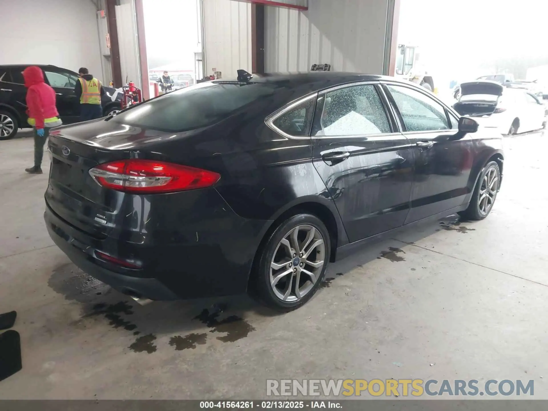 4 Photograph of a damaged car 3FA6P0CD2KR260770 FORD FUSION 2019