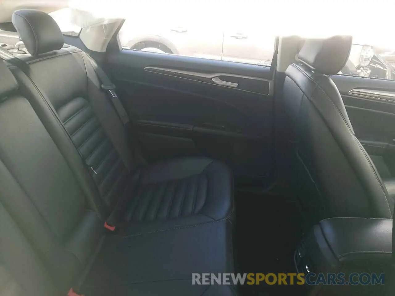 10 Photograph of a damaged car 3FA6P0CD3KR140721 FORD FUSION 2019