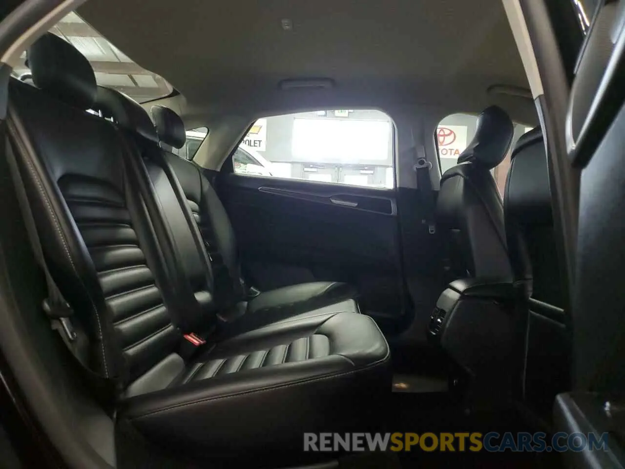 10 Photograph of a damaged car 3FA6P0CD3KR145241 FORD FUSION 2019
