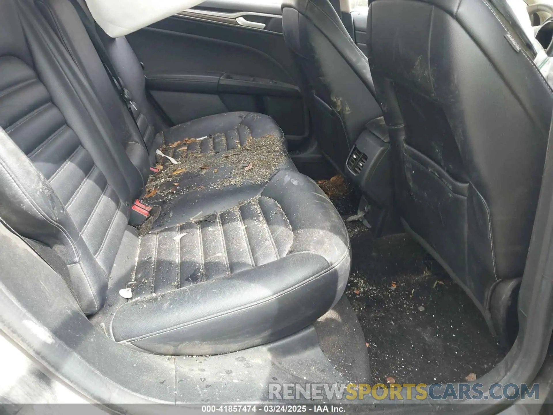 8 Photograph of a damaged car 3FA6P0CD3KR150021 FORD FUSION 2019