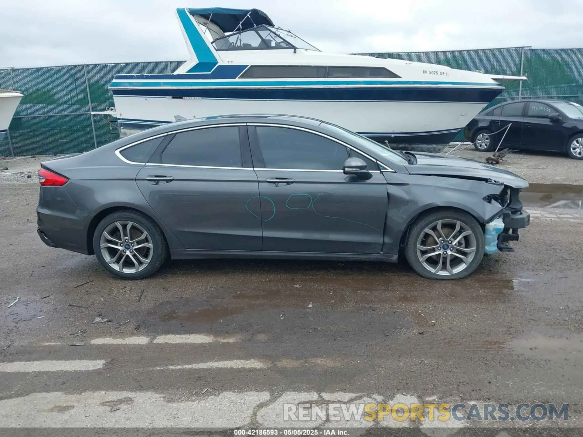 13 Photograph of a damaged car 3FA6P0CD3KR259854 FORD FUSION 2019
