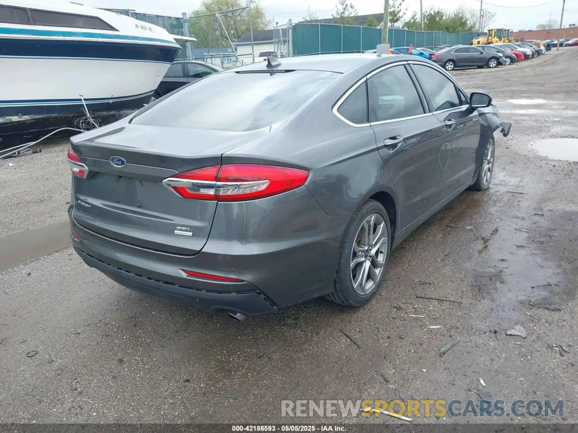 4 Photograph of a damaged car 3FA6P0CD3KR259854 FORD FUSION 2019