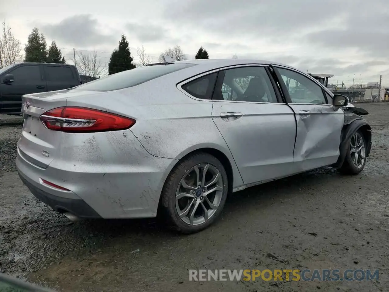 3 Photograph of a damaged car 3FA6P0CD3KR260583 FORD FUSION 2019