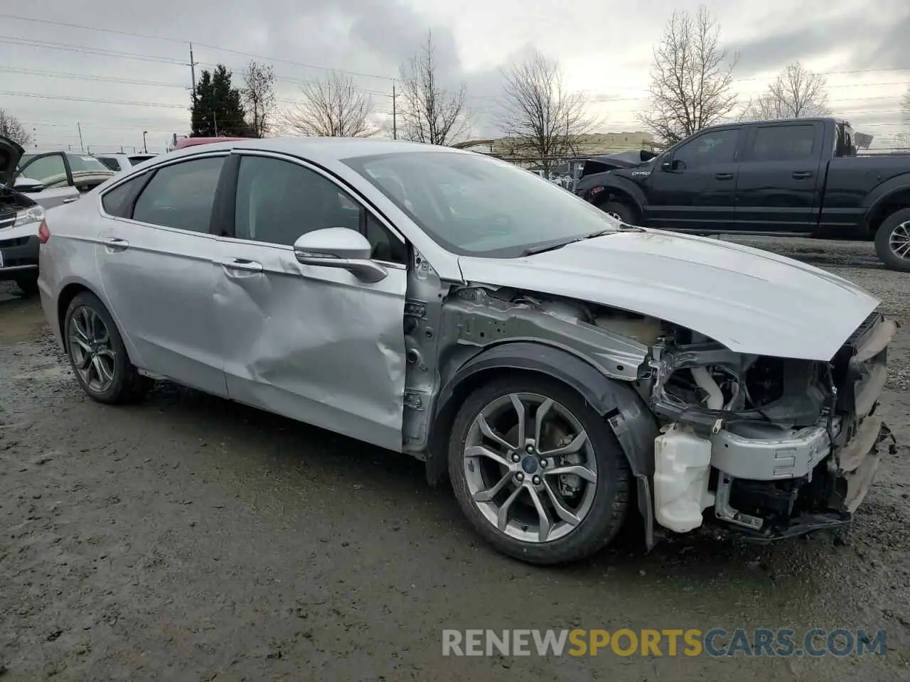 4 Photograph of a damaged car 3FA6P0CD3KR260583 FORD FUSION 2019
