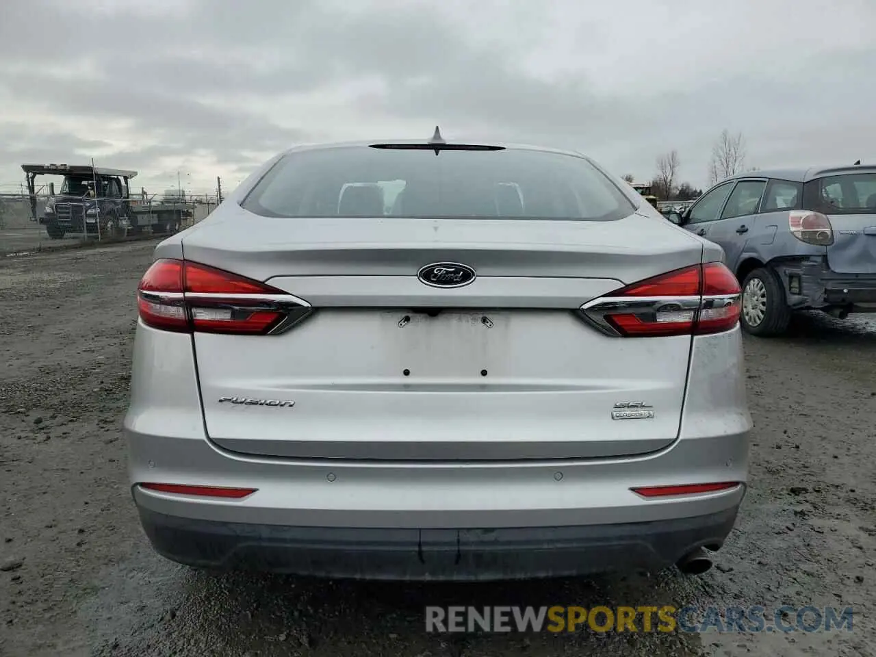 6 Photograph of a damaged car 3FA6P0CD3KR260583 FORD FUSION 2019