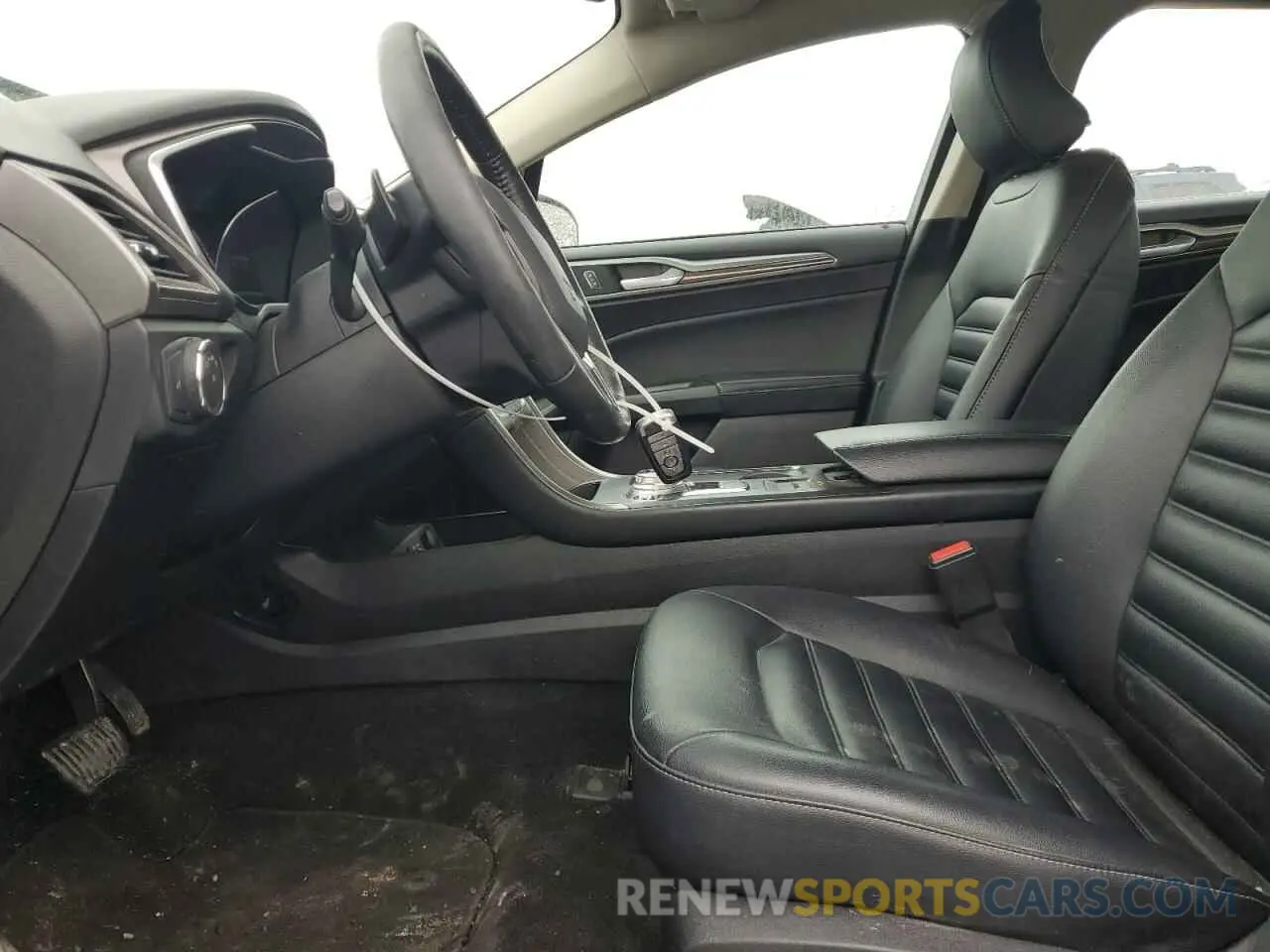 7 Photograph of a damaged car 3FA6P0CD3KR260583 FORD FUSION 2019