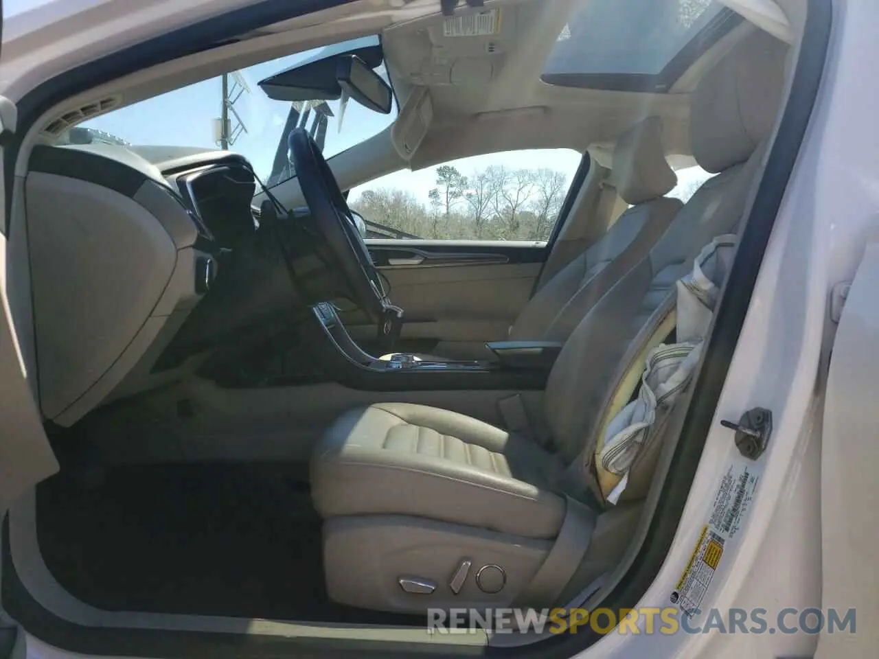 7 Photograph of a damaged car 3FA6P0CD4KR160220 FORD FUSION 2019