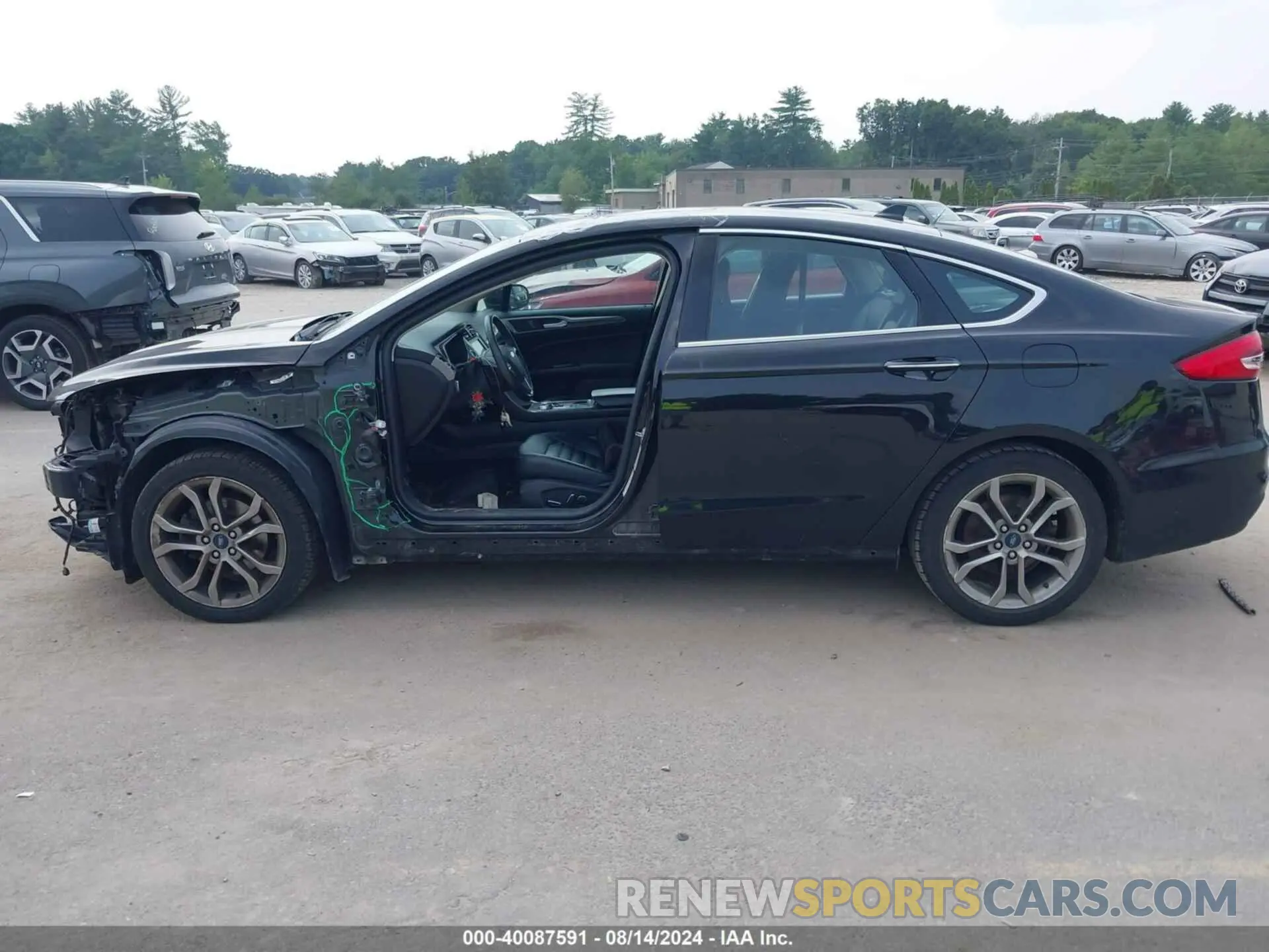 15 Photograph of a damaged car 3FA6P0CD4KR224479 FORD FUSION 2019