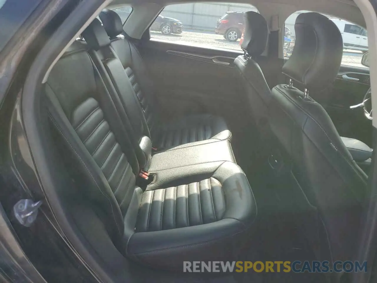 10 Photograph of a damaged car 3FA6P0CD4KR239516 FORD FUSION 2019