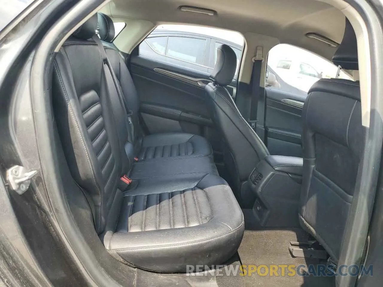 10 Photograph of a damaged car 3FA6P0CD4KR265176 FORD FUSION 2019
