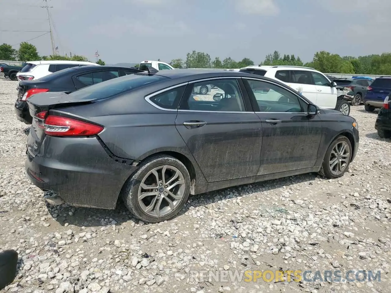 3 Photograph of a damaged car 3FA6P0CD4KR265176 FORD FUSION 2019