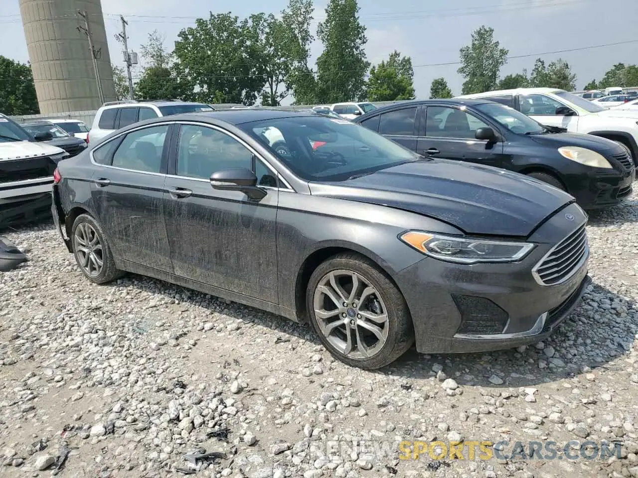 4 Photograph of a damaged car 3FA6P0CD4KR265176 FORD FUSION 2019