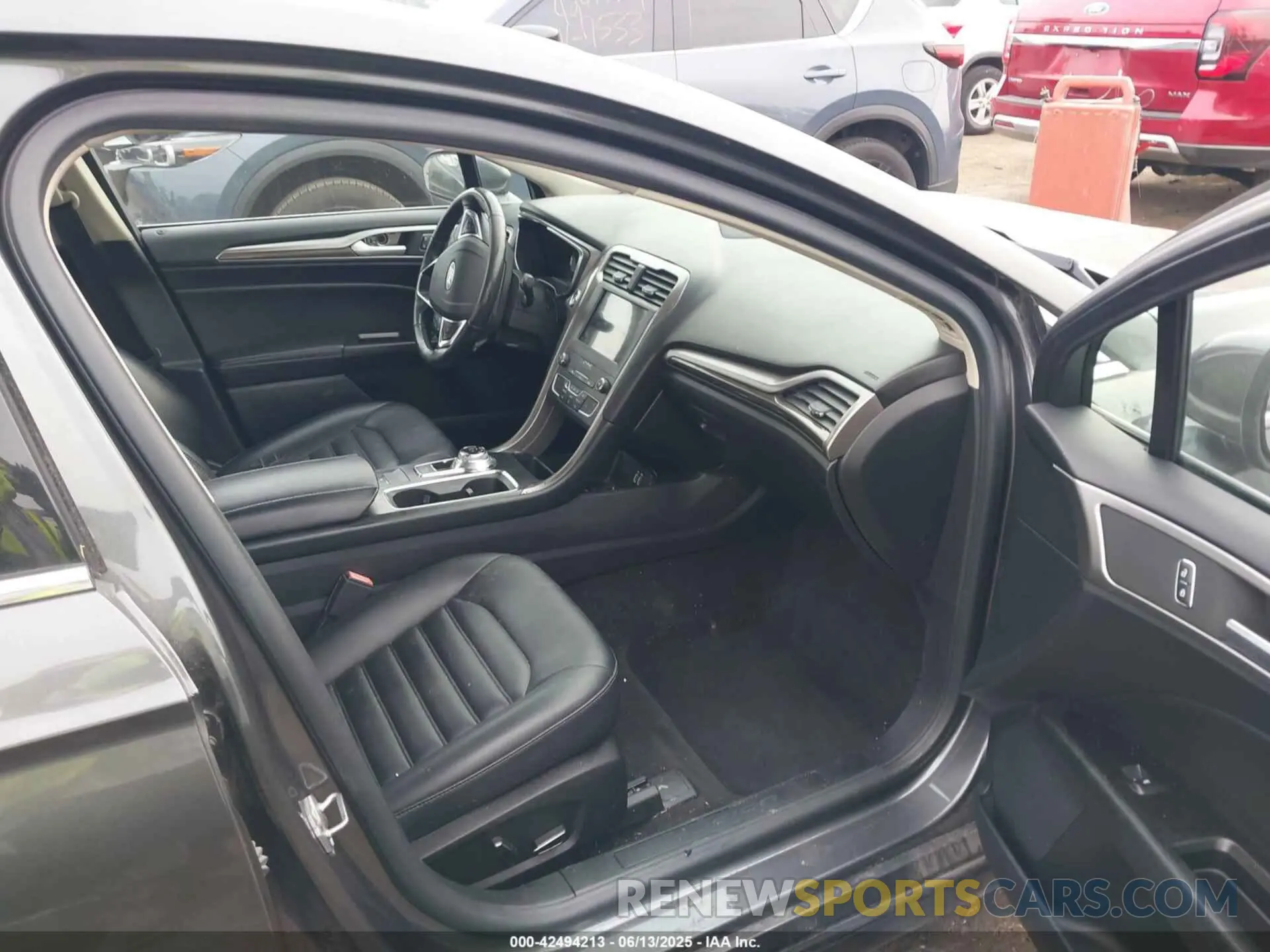 5 Photograph of a damaged car 3FA6P0CD5KR180136 FORD FUSION 2019