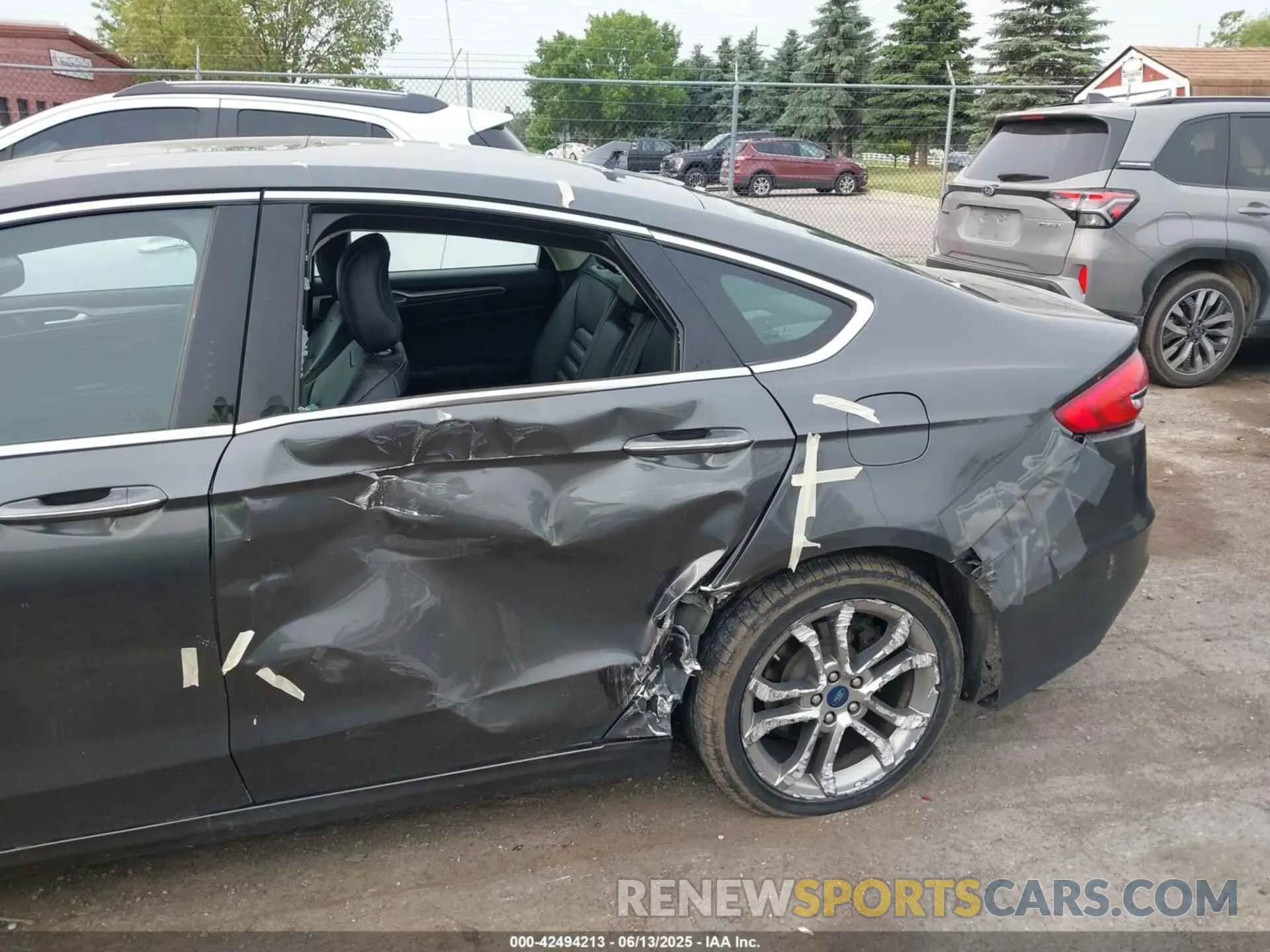 6 Photograph of a damaged car 3FA6P0CD5KR180136 FORD FUSION 2019