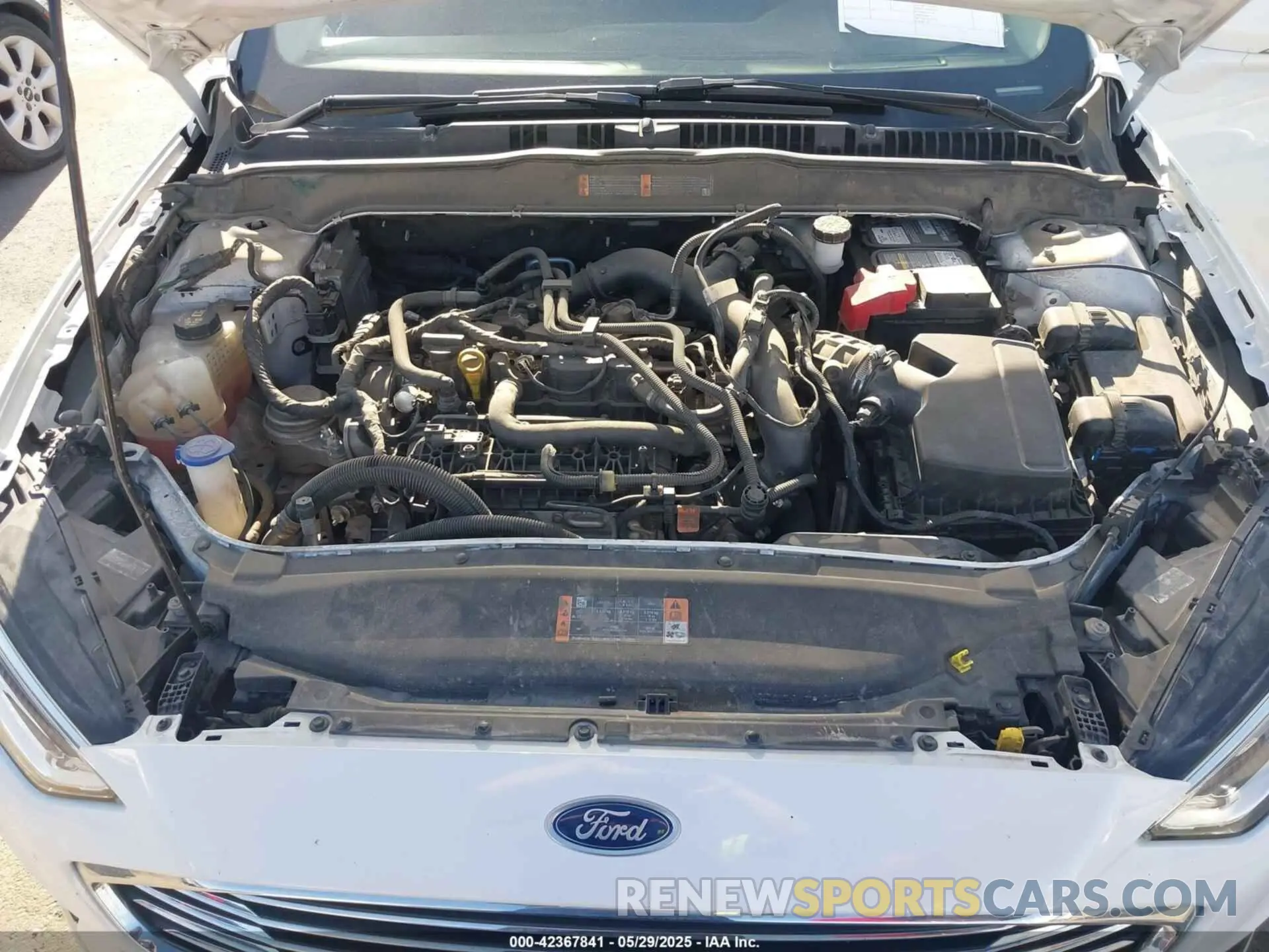 10 Photograph of a damaged car 3FA6P0CD5KR180881 FORD FUSION 2019