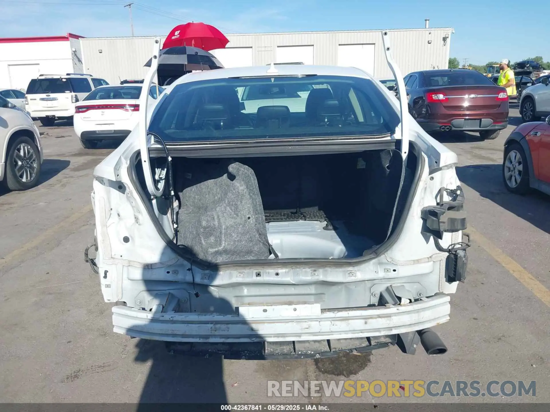 16 Photograph of a damaged car 3FA6P0CD5KR180881 FORD FUSION 2019