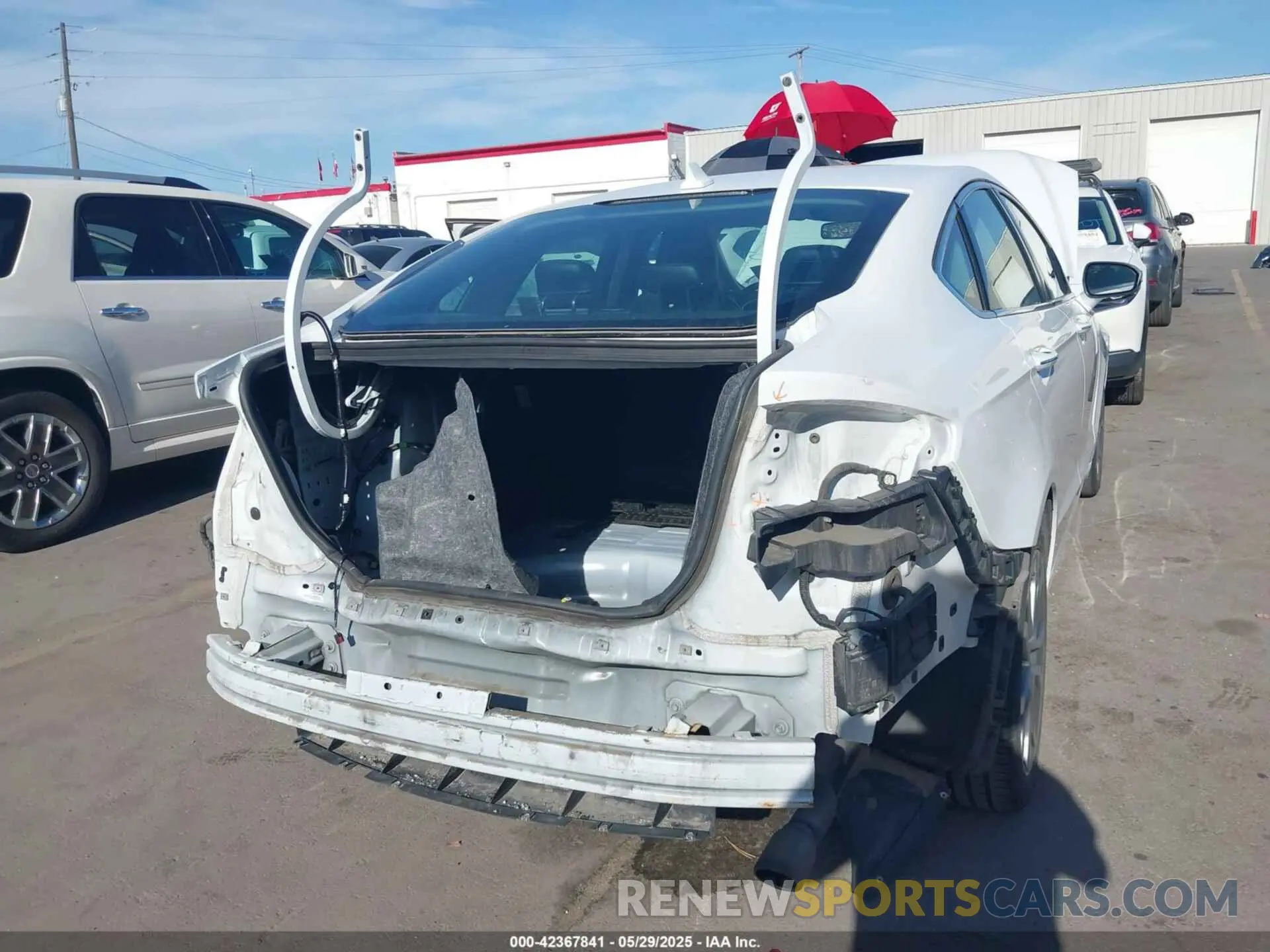 6 Photograph of a damaged car 3FA6P0CD5KR180881 FORD FUSION 2019