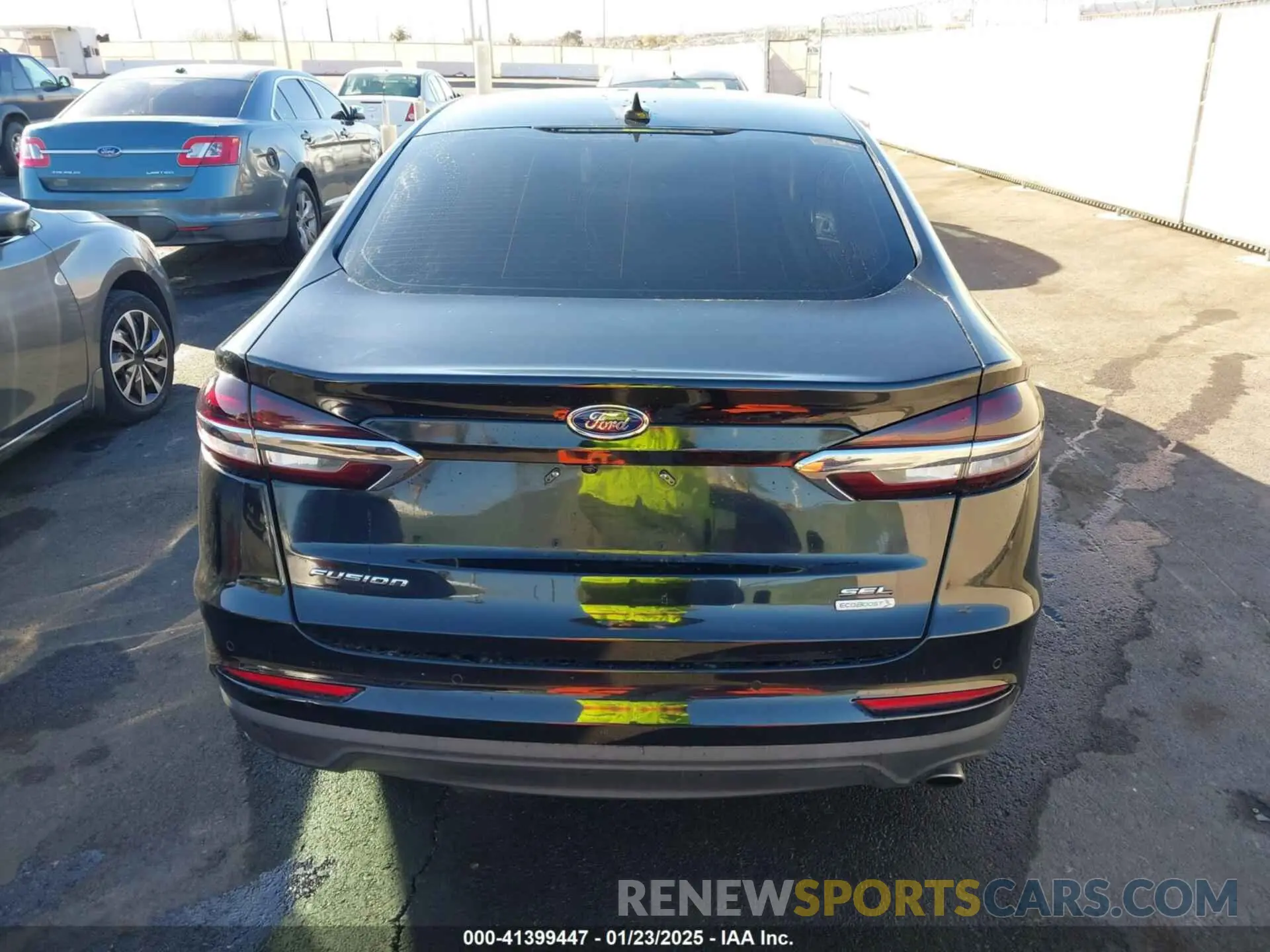 16 Photograph of a damaged car 3FA6P0CD5KR181285 FORD FUSION 2019