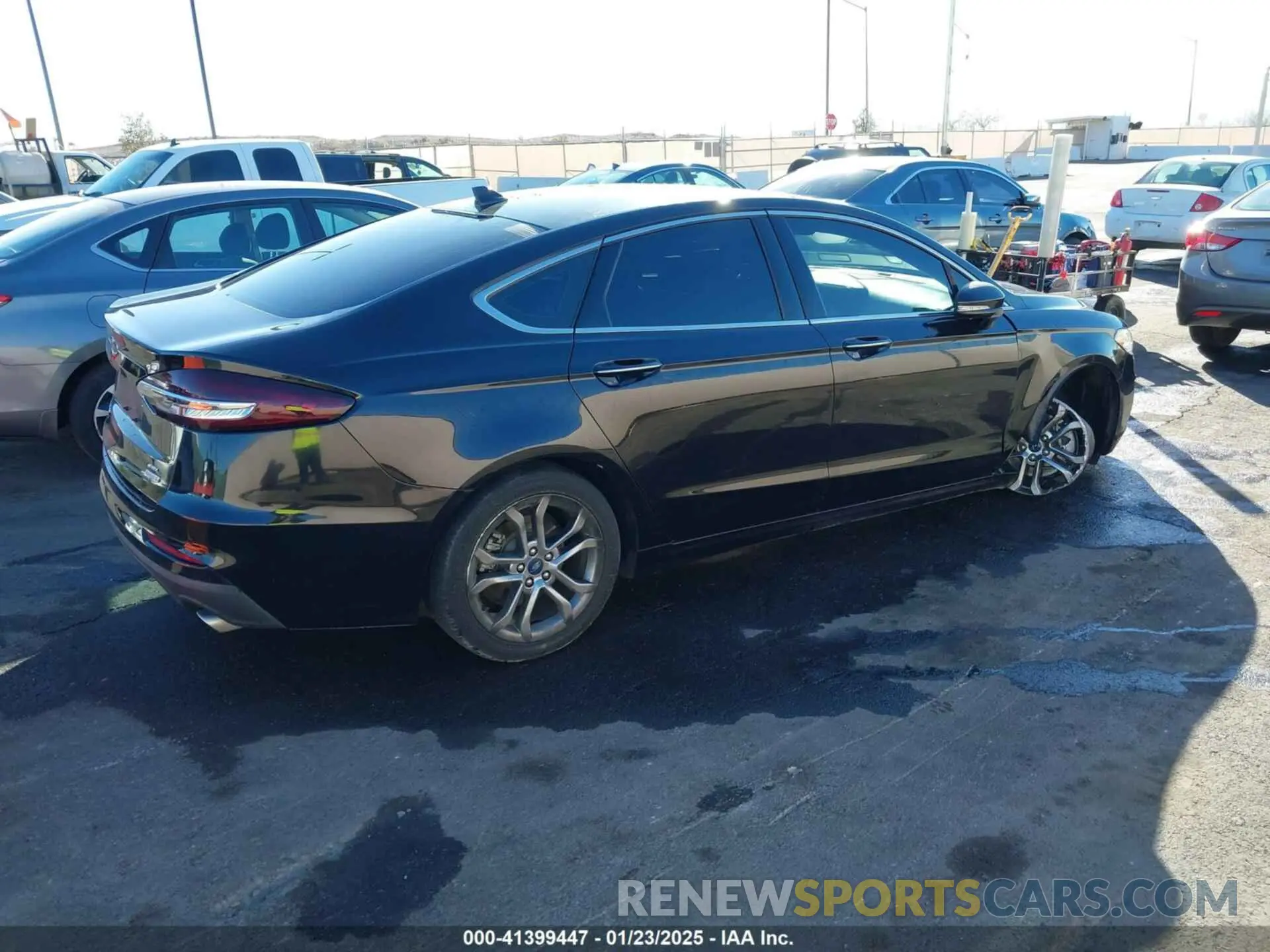 4 Photograph of a damaged car 3FA6P0CD5KR181285 FORD FUSION 2019