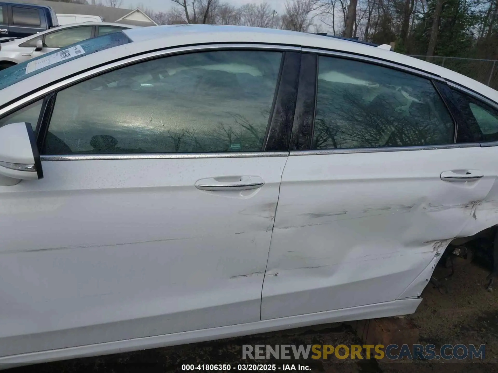14 Photograph of a damaged car 3FA6P0CD5KR224619 FORD FUSION 2019