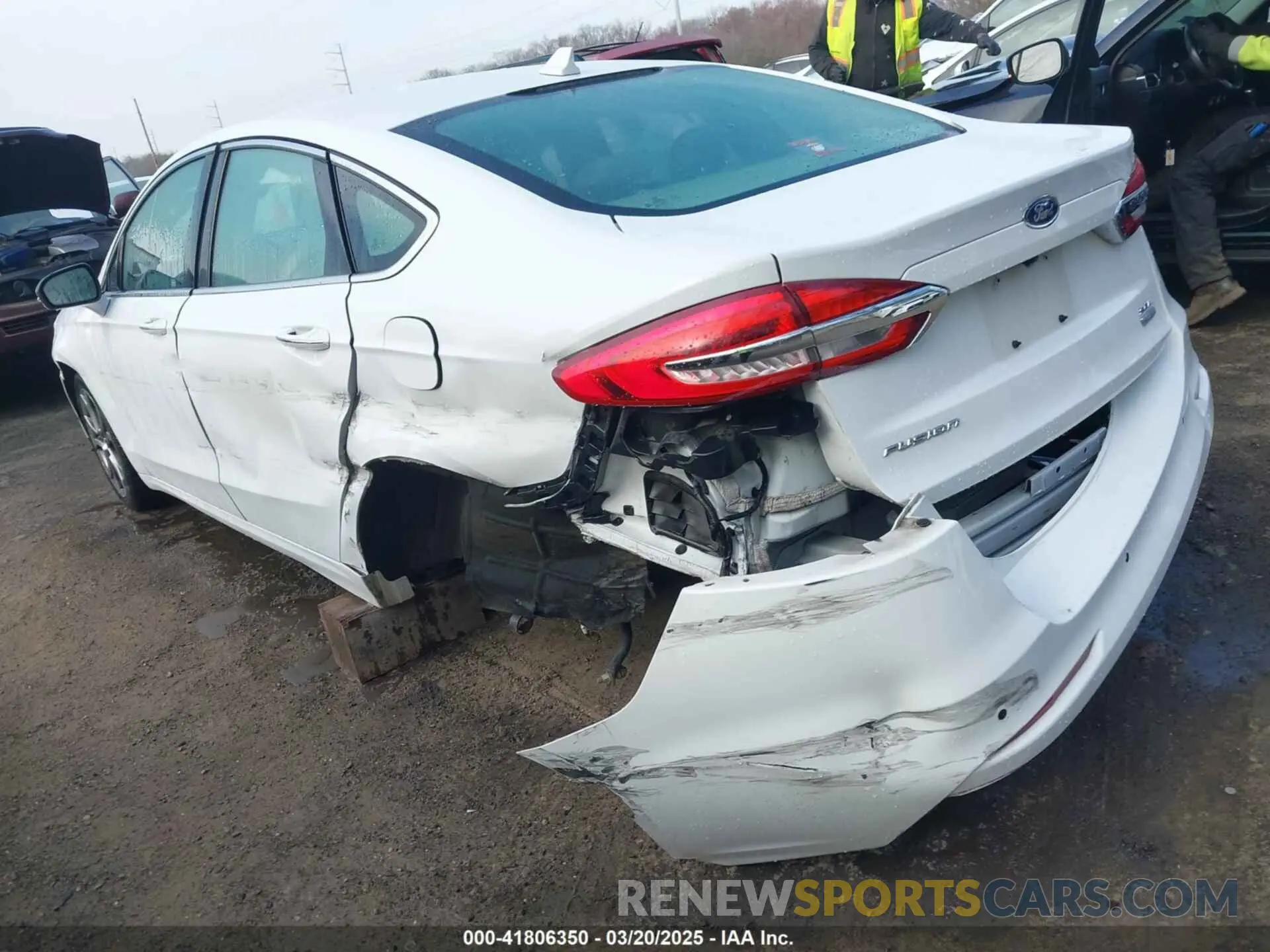 6 Photograph of a damaged car 3FA6P0CD5KR224619 FORD FUSION 2019