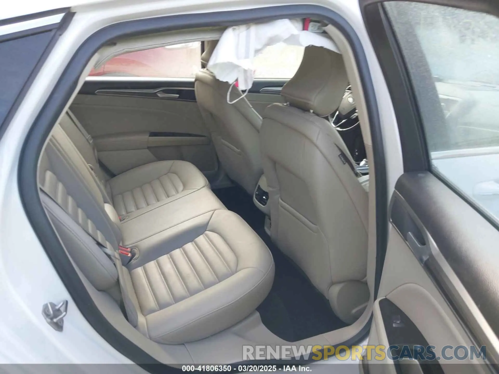 8 Photograph of a damaged car 3FA6P0CD5KR224619 FORD FUSION 2019