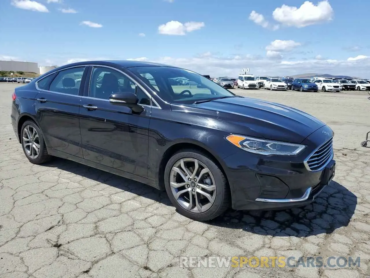 4 Photograph of a damaged car 3FA6P0CD5KR253151 FORD FUSION 2019