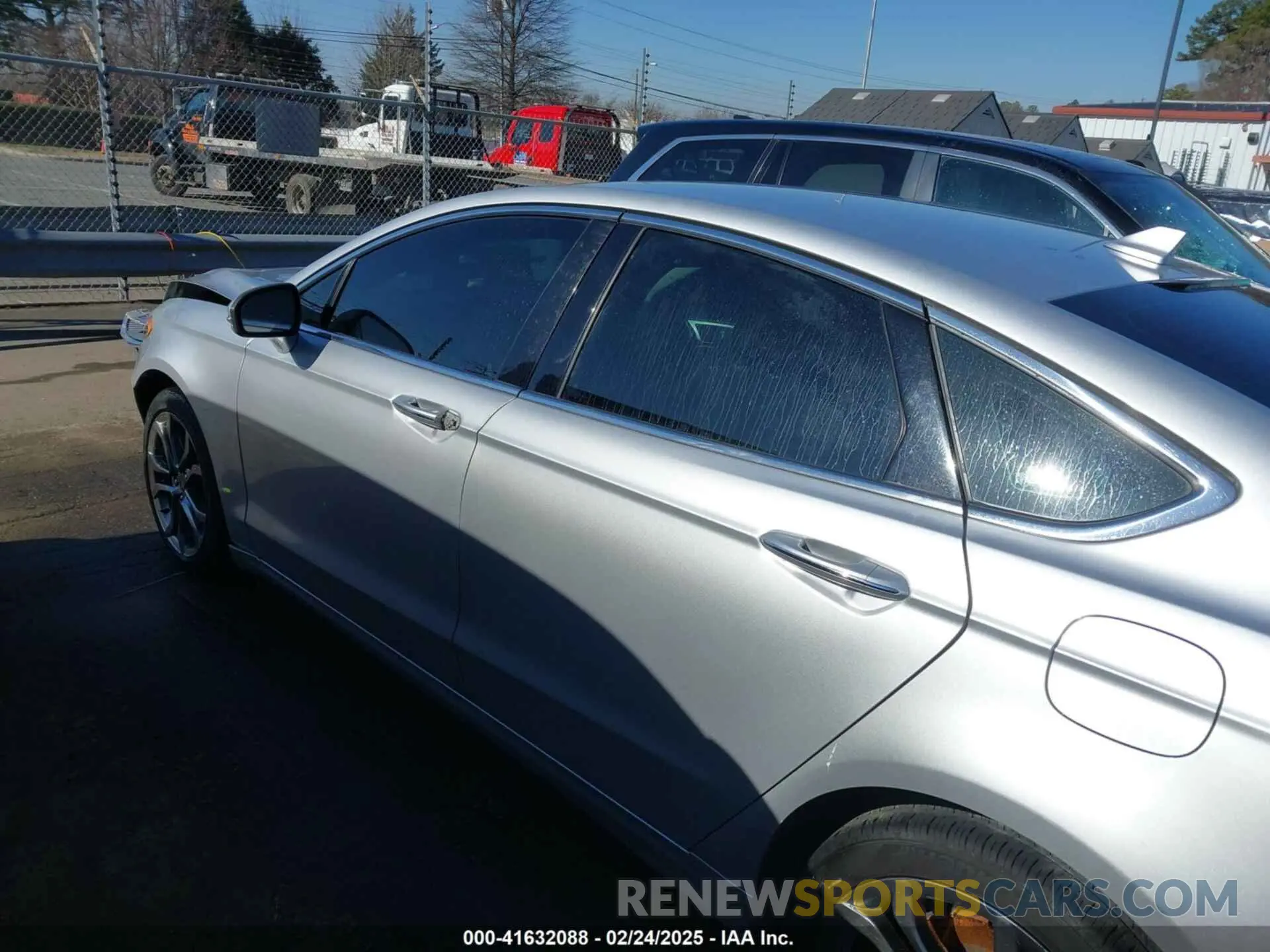 14 Photograph of a damaged car 3FA6P0CD5KR270726 FORD FUSION 2019