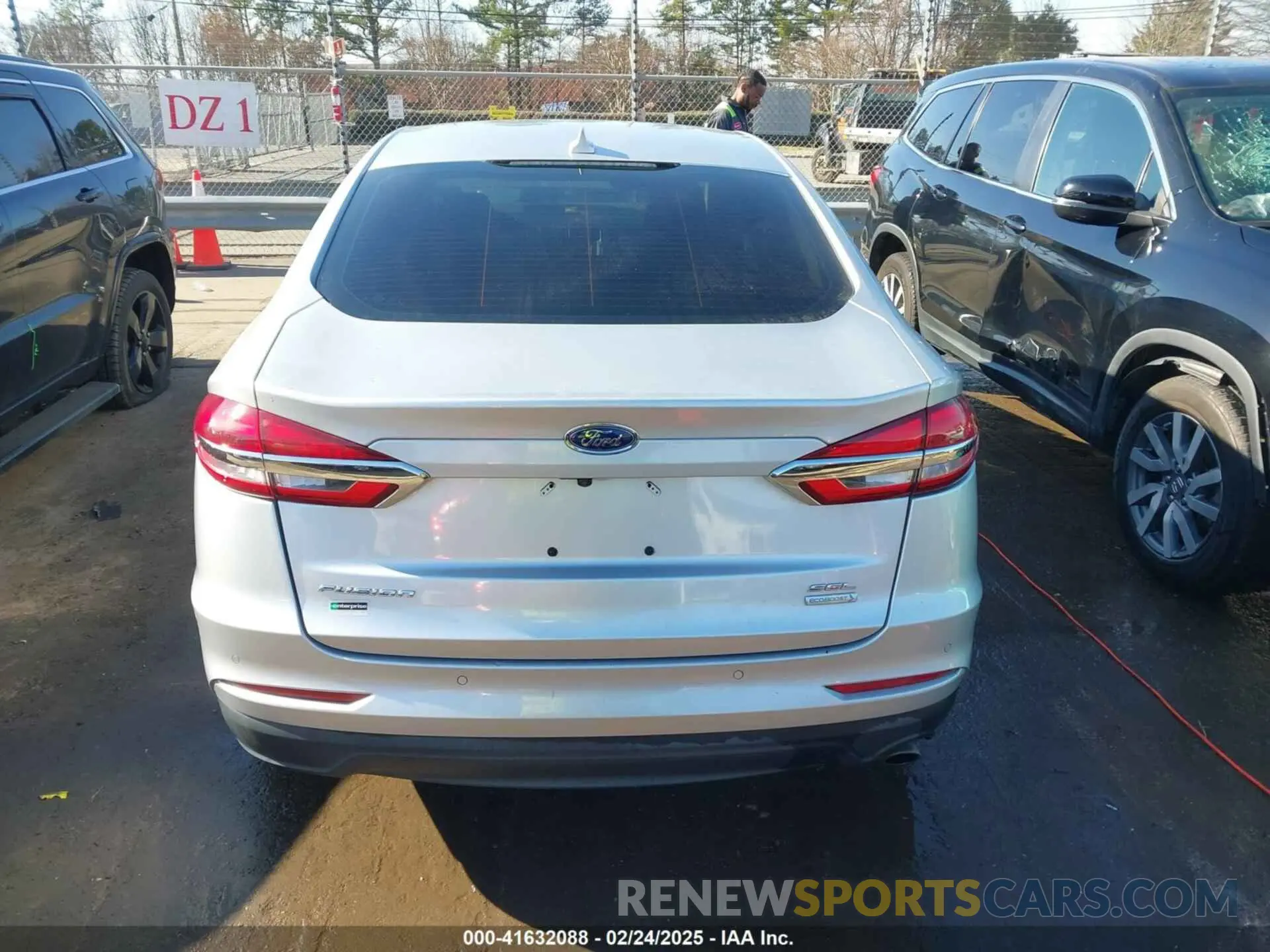 16 Photograph of a damaged car 3FA6P0CD5KR270726 FORD FUSION 2019