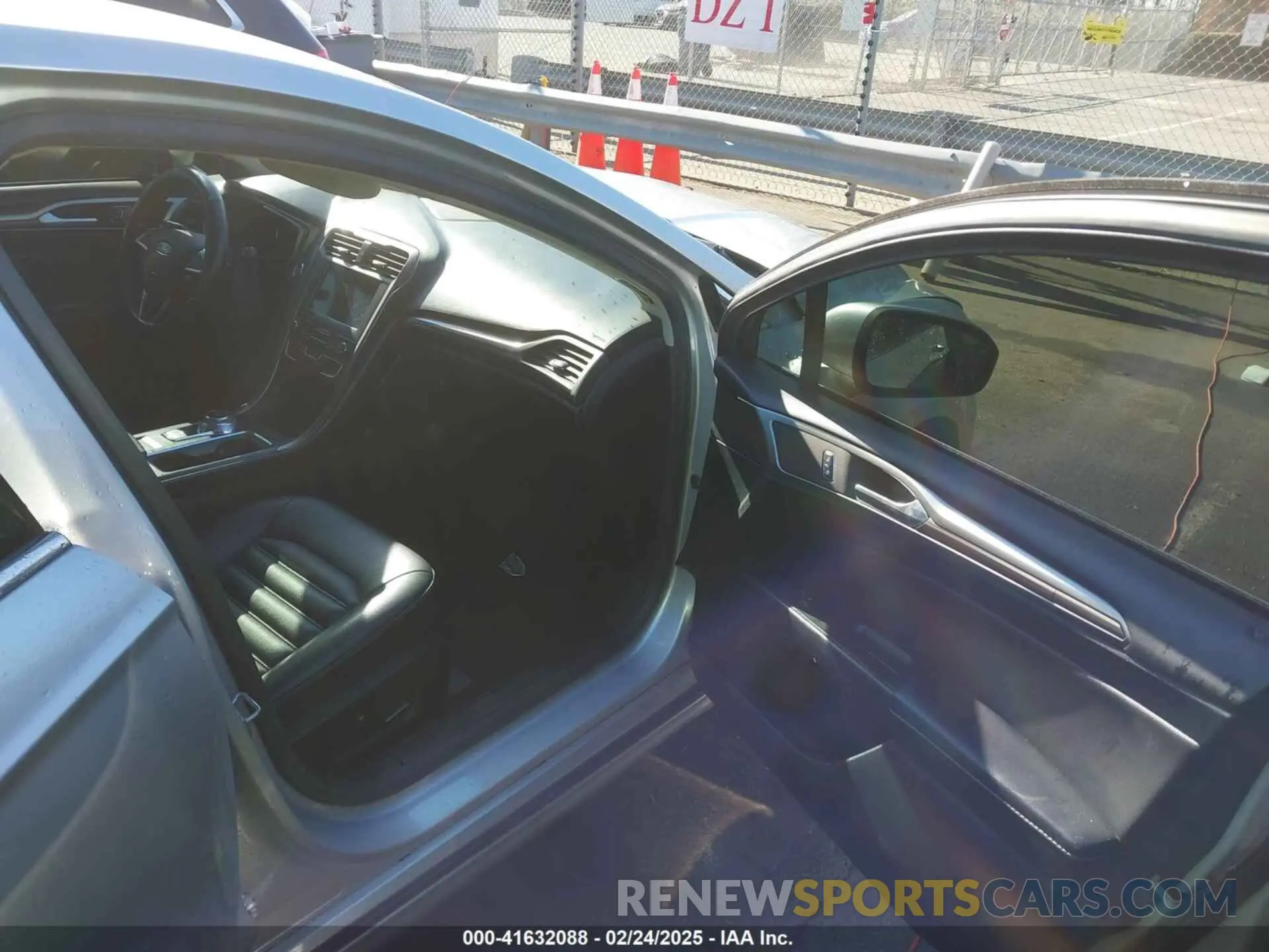 5 Photograph of a damaged car 3FA6P0CD5KR270726 FORD FUSION 2019