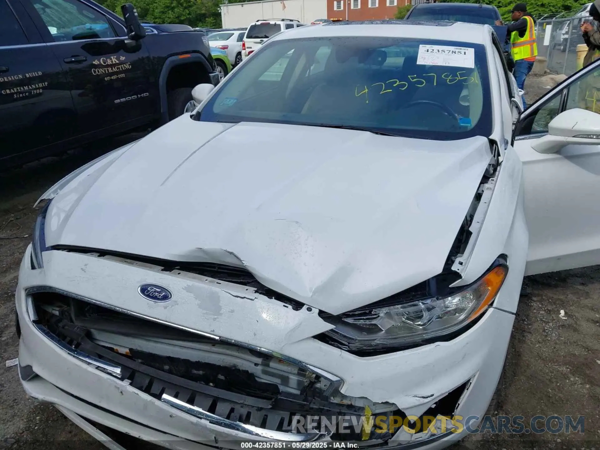 10 Photograph of a damaged car 3FA6P0CD6KR138509 FORD FUSION 2019
