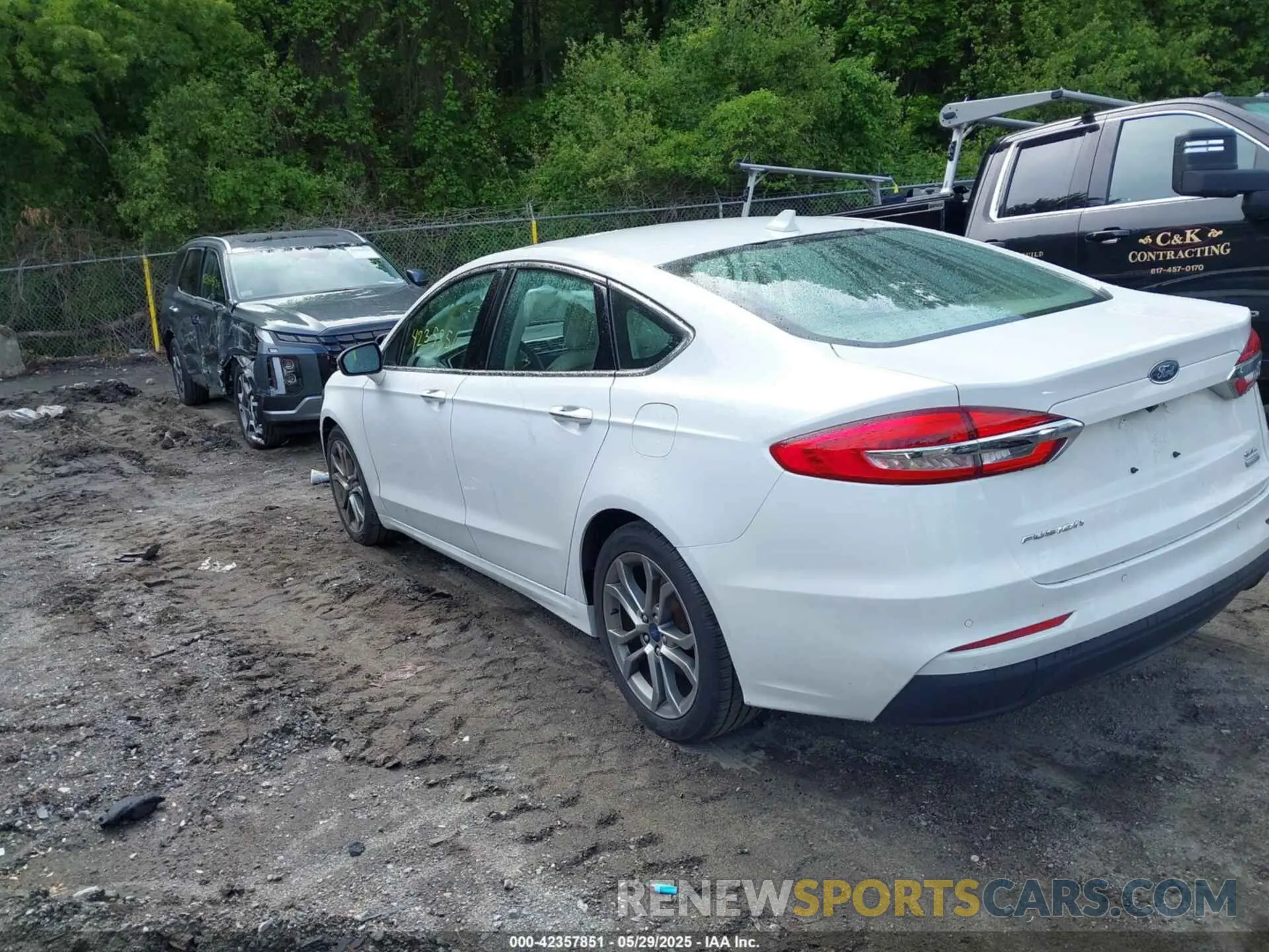 14 Photograph of a damaged car 3FA6P0CD6KR138509 FORD FUSION 2019