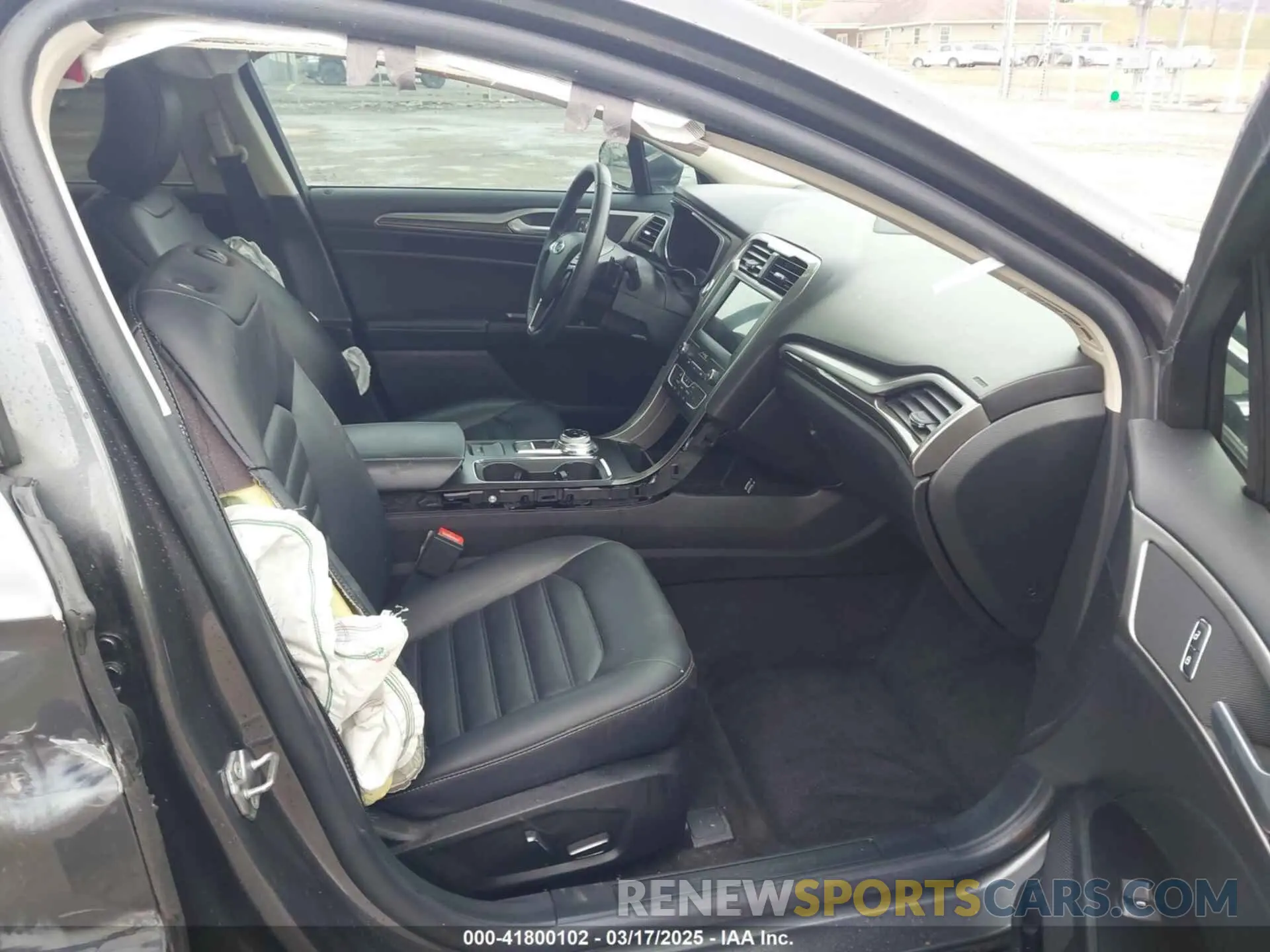 5 Photograph of a damaged car 3FA6P0CD6KR141832 FORD FUSION 2019