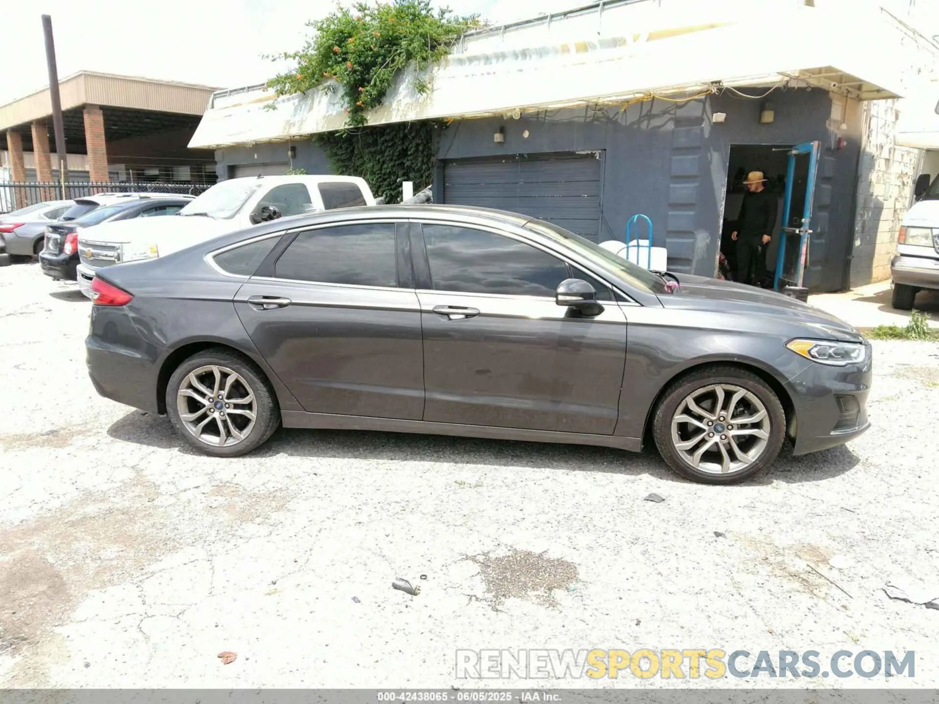 13 Photograph of a damaged car 3FA6P0CD6KR144746 FORD FUSION 2019