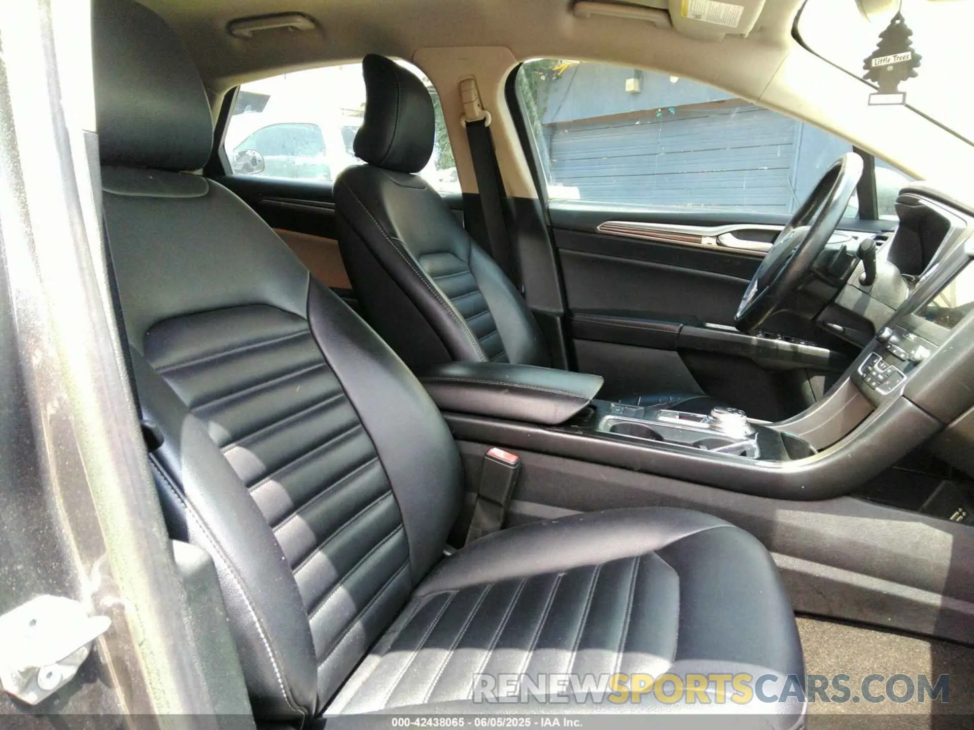 5 Photograph of a damaged car 3FA6P0CD6KR144746 FORD FUSION 2019