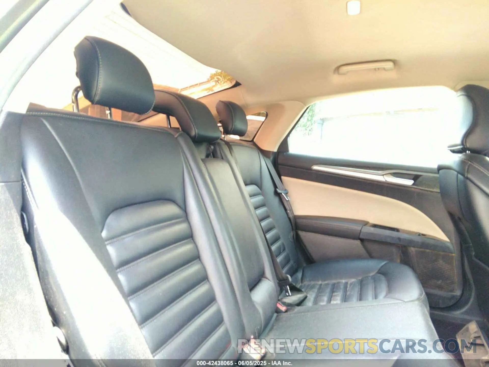 8 Photograph of a damaged car 3FA6P0CD6KR144746 FORD FUSION 2019
