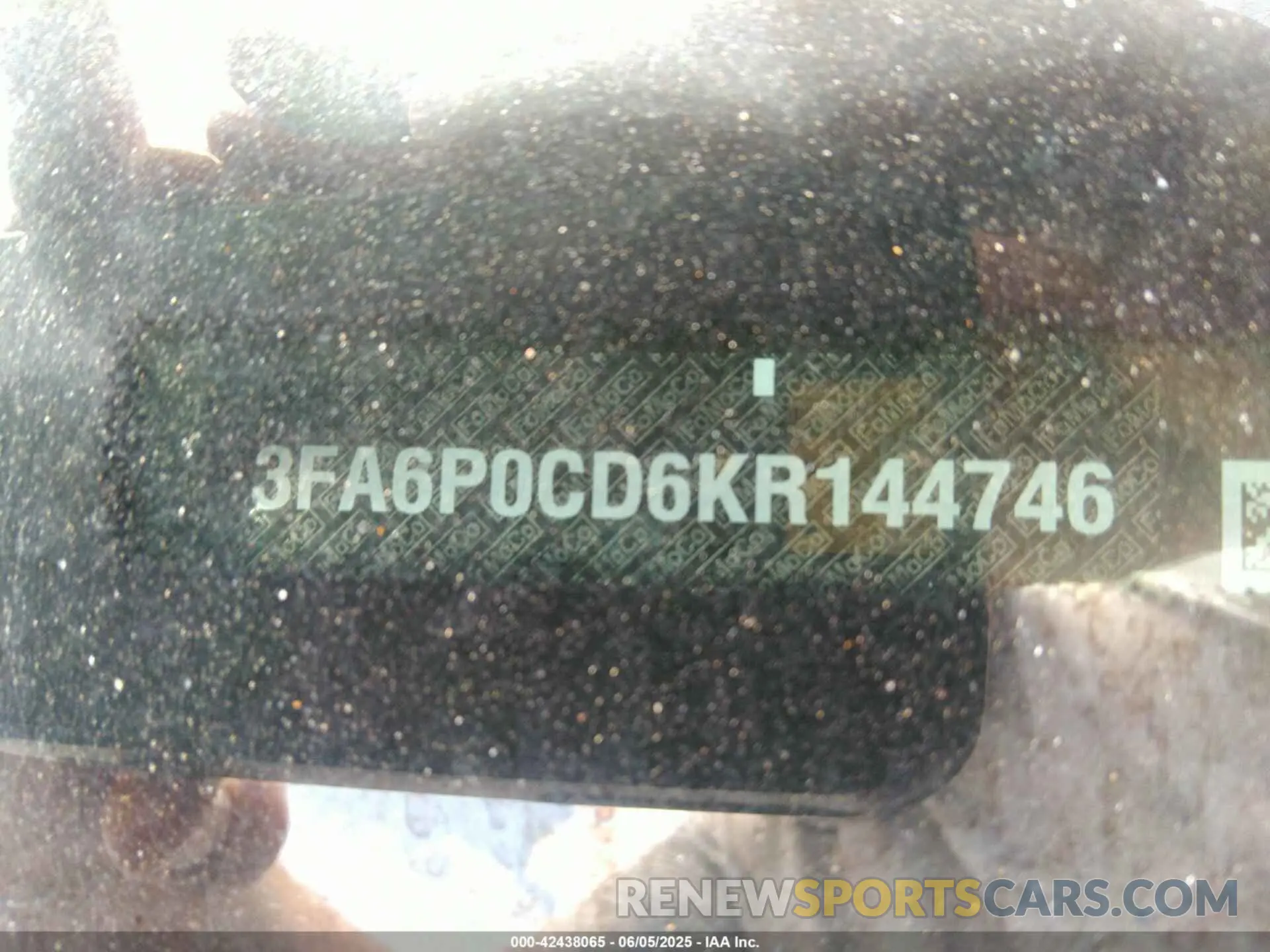9 Photograph of a damaged car 3FA6P0CD6KR144746 FORD FUSION 2019