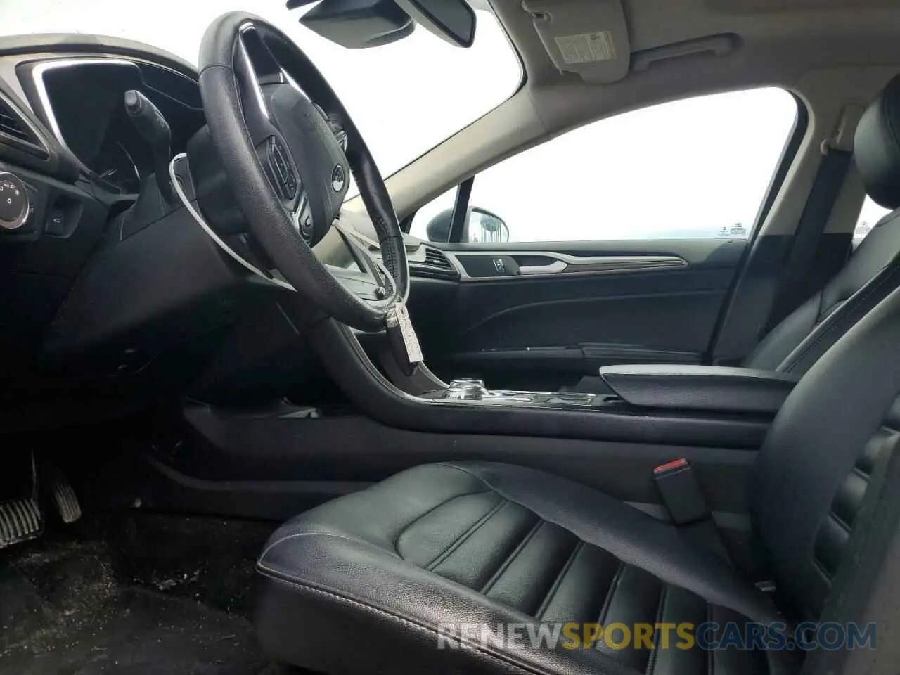 7 Photograph of a damaged car 3FA6P0CD6KR181070 FORD FUSION 2019