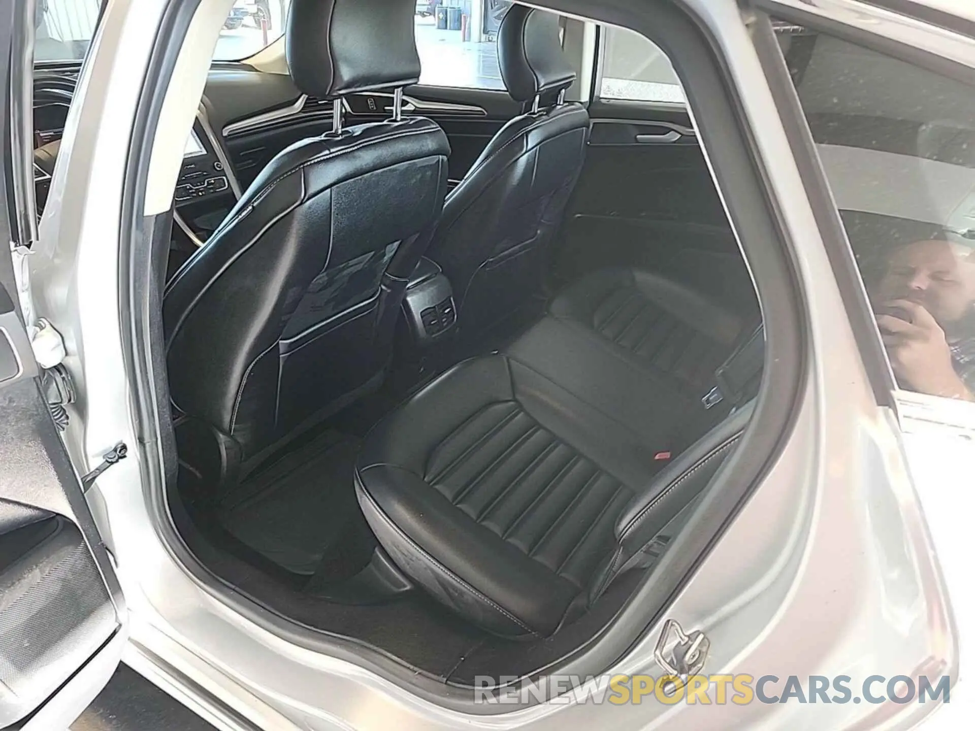 10 Photograph of a damaged car 3FA6P0CD6KR186446 FORD FUSION 2019
